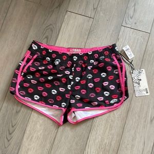 Vans Black Pink Red Kisses Board Lips Summer Shorts Size Medium/7 New With Tags
